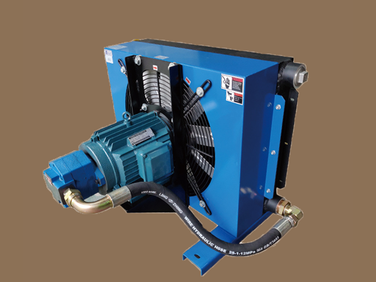 風(fēng)冷卻器的工作原理、泄漏的原因分析及保養(yǎng)